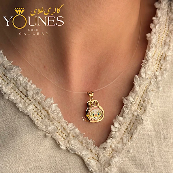 آویز سواروسکی لبوبو صورتی طلا